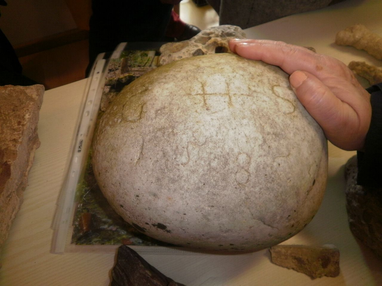 Fundamentstein von W. Hopfgartner von ca. 1580 (Foto: E.-J. Spindler)